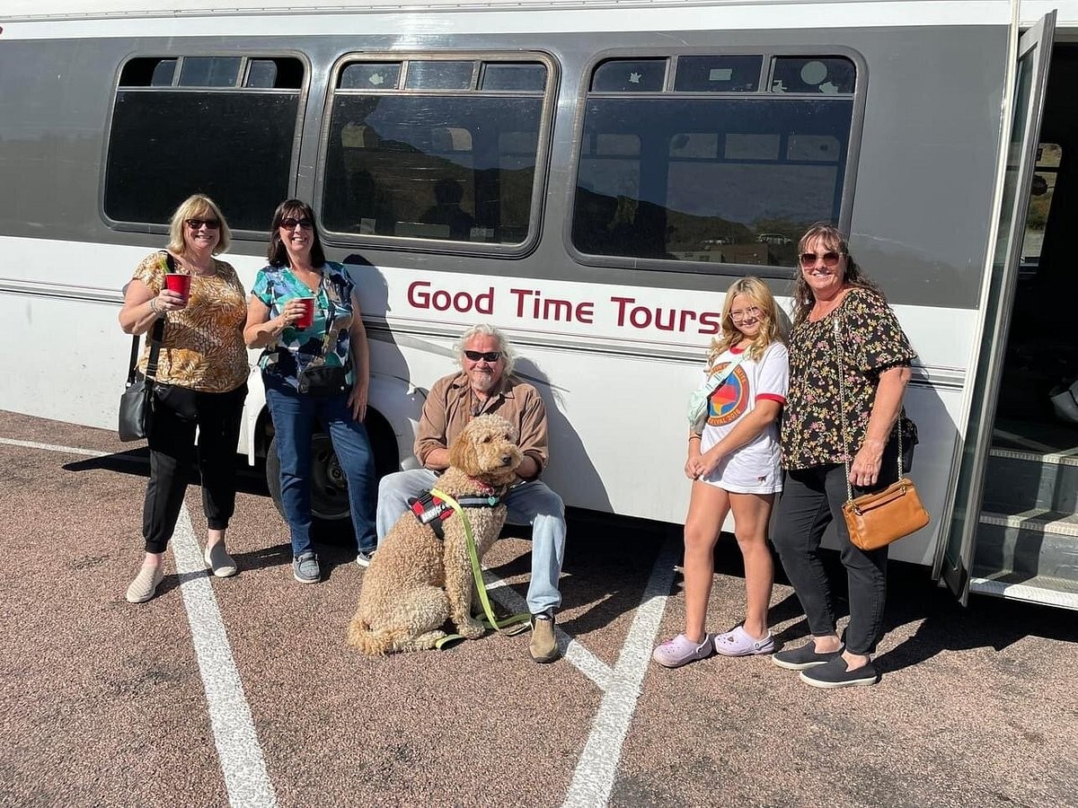 sightseeing bus
